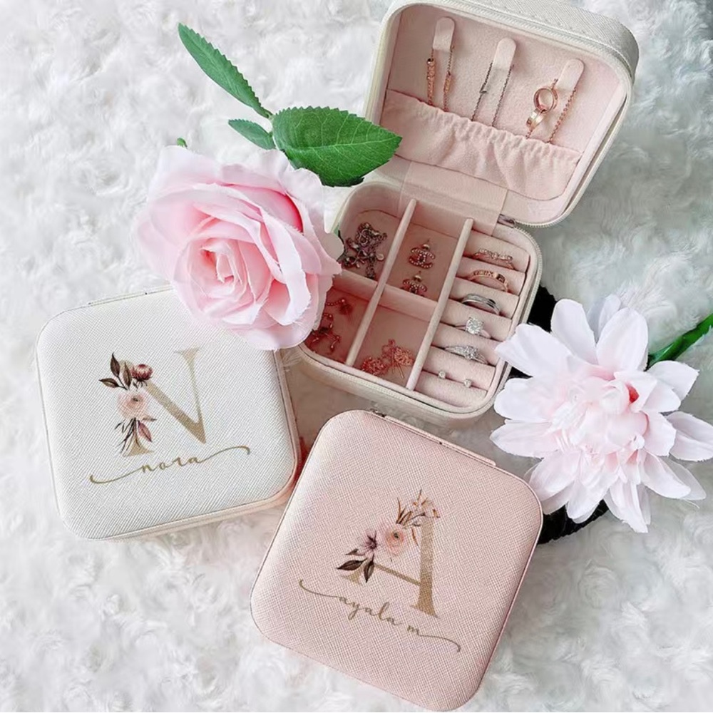 Jewelry storage case mini